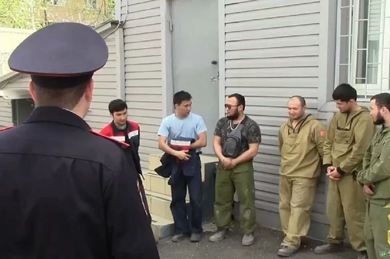 15 мигрантов выдворят из России после массовой драки в Туапсе