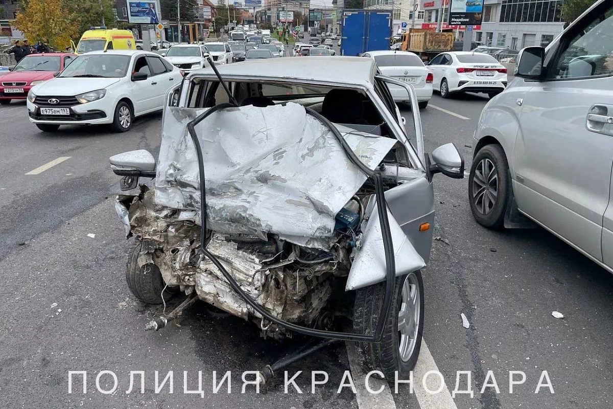Авария краснодар 23 сентября 2025 фото видео