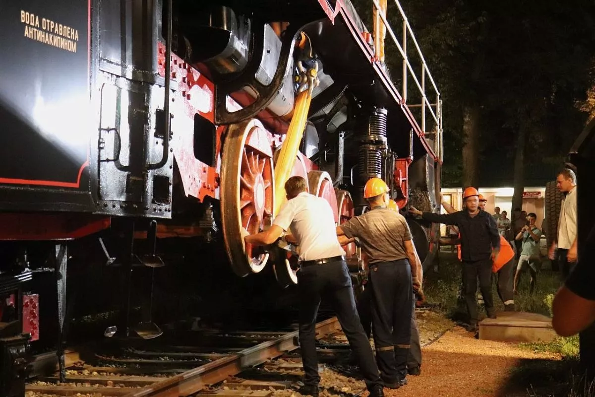 Паровозик с удивительной судьбой: в центральном парке Тихорецка установили  необычный локомотив. 8 сентября 2023 г. Кубанские новости