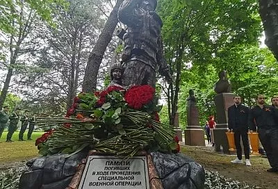 Памятник погибшим воинам СВО открыли в Сочи