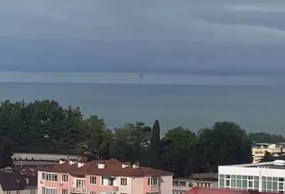 Смерч над морем у берегов Сочи сняли на видео