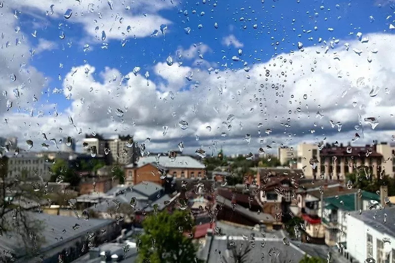 Черноморский циклон принесет похолодание и грозовые ливни в Краснодарский край